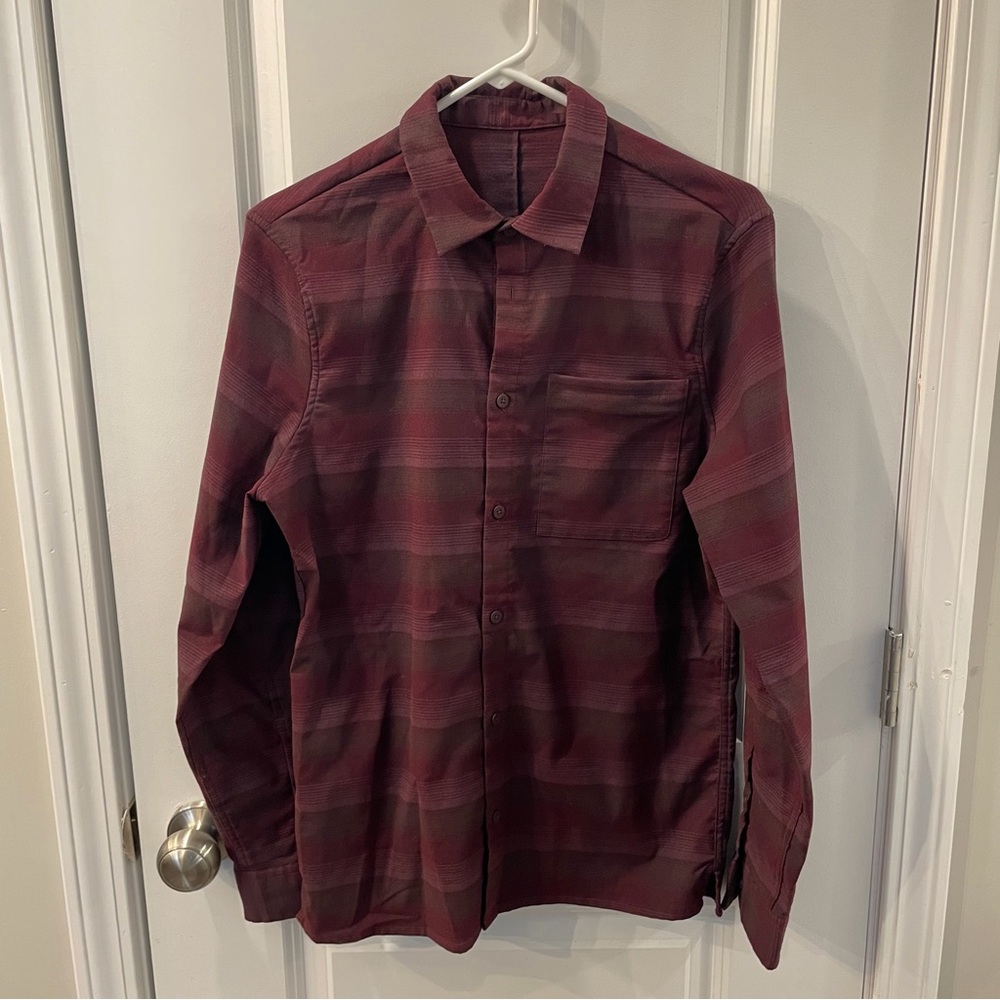lululemon athletica Burgundy Plaid Flannel Casual Button Down Shirt Men’s Small